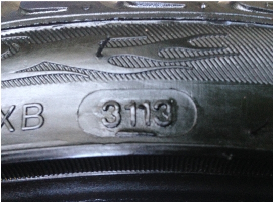 ยางคู่ Sunny 225 40 18 ปลายปี13 ดอกเต็ม ยางคู่ Sunny 225 40 18 ปลายปี13 ดอกเต็ม