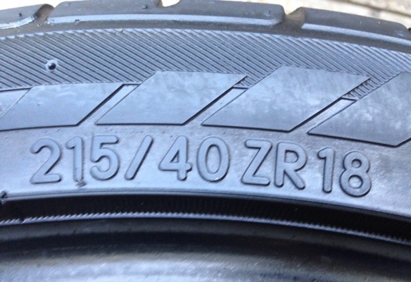 ยางคู่ Toyo 215 40 18 ปลายปี11 ดอกลึก สภาพสวย ยางคู่ Toyo 215 40 18 ปลายปี11 ดอกลึก สภาพสวย