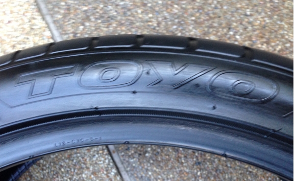 ยางคู่ Toyo 245 35 20 กลางปี12 ยางคู่ Toyo 245 35 20 กลางปี12