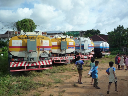 ขายรถบรรทุกน้ำมันยกล็อต