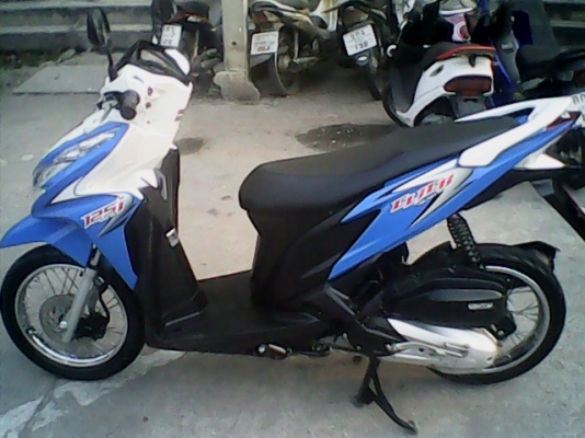 ถูกมาก รุ่นใหม่ล่าสุด Click 125 i ปี 2555 เพียง 34000 ยังลดได้อีก ถูกมาก รุ่นใหม่ล่าสุด Click 125 i ปี 2555 เพียง 34000 ยังลดได้อีก