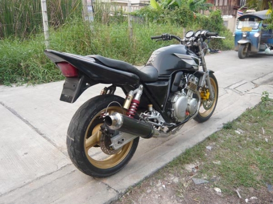 วุฒินนบุรี// CB400sfมีอินวอยแท้ๆเครื่องดีท่อแต่งสวยๆราคาโดนใจขายด่วนคับ