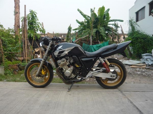 วุฒินนบุรี// CB400sfมีอินวอยแท้ๆเครื่องดีท่อแต่งสวยๆราคาโดนใจขายด่วนคับ