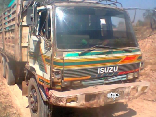 ISUZU JUMBO วางเครื่อง 195 HP HO7D สิบล้อดั๊มพ์ 2 เพลา ช่วงล่างใหญ่ของจัมโบ้ 200 แท้ วางหัวร็อกกี้สภาพดีภานในเก๋งคอนโซลครบ พวงมาลัยเพาเวอร์ เบรคทริ๊ปฟี้ กระบะดั๊มพ์เหล็ก 12 ตันสภาพดีไม่มีผุช่วงล่างคัชซีไม่แตกไม่มีดาม เอกสารทะเบียนครบถูกต้อง ราคาต่อรองได้ค