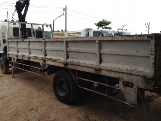 รถฮีโน่ 6 ล้อ หลังถนน FC4J  170 แรงม้า  ติดเฮี้ยบ 3 ตัน ปี 48  สนใจติดต่อ 081 - 6079515