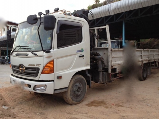 รถฮีโน่ 6 ล้อ หลังถนน FC4J  170 แรงม้า  ติดเฮี้ยบ 3 ตัน ปี 48  สนใจติดต่อ 081 - 6079515