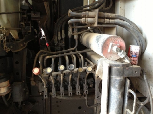 รถฮีโน่ 6 ล้อ หลังถนน FC4J  170 แรงม้า  ติดเฮี้ยบ 3 ตัน ปี 48  สนใจติดต่อ 081 - 6079515