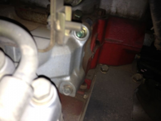 รถฮีโน่ 6 ล้อ หลังถนน FC4J  170 แรงม้า  ติดเฮี้ยบ 3 ตัน ปี 48  สนใจติดต่อ 081 - 6079515