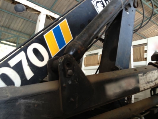 รถฮีโน่ 6 ล้อ หลังถนน FC4J  170 แรงม้า  ติดเฮี้ยบ 3 ตัน ปี 48  สนใจติดต่อ 081 - 6079515