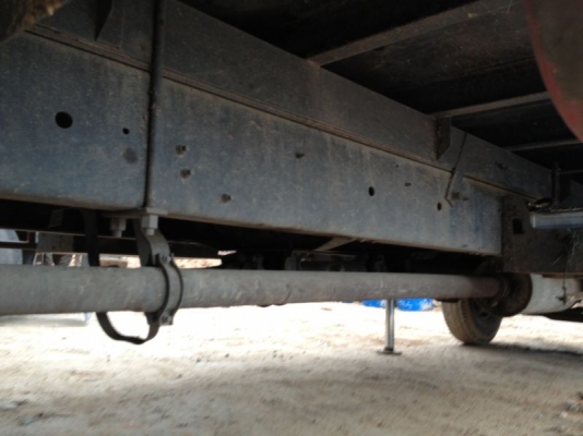 รถฮีโน่ 6 ล้อ หลังถนน FC4J  170 แรงม้า  ติดเฮี้ยบ 3 ตัน ปี 48  สนใจติดต่อ 081 - 6079515