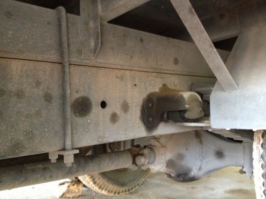 รถฮีโน่ 6 ล้อ หลังถนน FC4J  170 แรงม้า  ติดเฮี้ยบ 3 ตัน ปี 48  สนใจติดต่อ 081 - 6079515