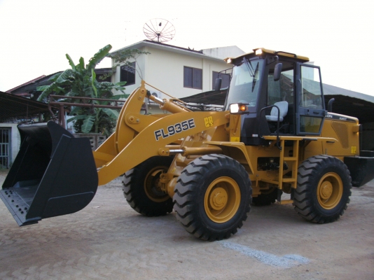 มาถึงไทยแล้ว รถตัก FOTON FL935E ยกได้สูง4เมตร มีVDOให้ชม