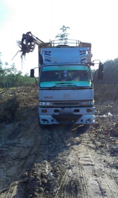 รถฮีโน่ 10 ล้อ รั่ว  KT925 เปลื่ยนเครื่อง 195 แรงม้า   สนใจติดต่อ 081 - 6079515