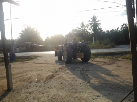 รถไถฟอร์ท นิวฮอนแลนด์ สองเพลา หกสูบ เล่มพร้อมค่ะ คุณทรรศนะ จ.ชลบุรี มัดจำมาเรียบร้อยแล้วจ๊ะ รถไถฟอร์ท นิวฮอนแลนด์ สองเพลา หกสูบ เล่มพร้อมค่ะ คุณทรรศนะ จ.ชลบุรี มัดจำมาเรียบร้อยแล้วจ๊ะ