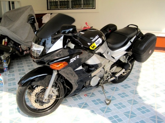 <<<<<<<< Kawasaki ZZR 400 touring >>>>>>>>>
