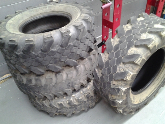 ขายยาง MUD 35 ครับ ลองเข้าดูก่อนรูปเยอะครับ