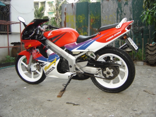 NSR150SP ขายด่วน เอ็น เอส อาร โปร อามร์ ร้อย ห้าสิบ เอส พี ทำสีใหม่ ทั้งคัน สวย มาก สนจัย ติดต่อคุณ เพียร 0805948450 กทม แถว เซ็นทรัล พระราม 3 มีสีแดง และ เขียวส้ม  ราคา - 39,900 บาท