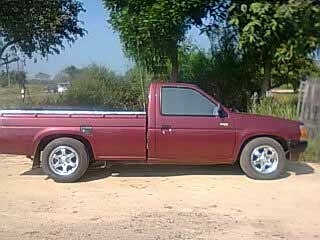 NISSAN BIG M ปี 35 เครื่อง 2.5 แดงละเอียด หัวบาง ยางดี คัสชีสวย เล่มทะเบียน