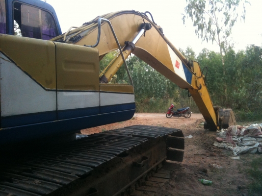 ขายkobelco  sk200 3 สภาพพร้อมใช้ เจ้าของขายเอง 0892836837