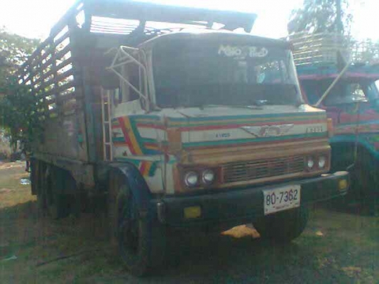 ขายรถ 10 ล้อ 1เพลา HINO  KT  925  เป็นรถล่องกะบะไม้ยางดีพร้อมใช้เอกสารพร้อม