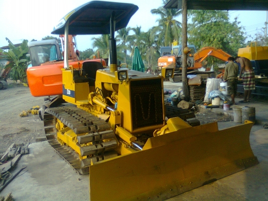 ขายด่วน รถแทรคเตอร์ตีนตะขาบ KOMATSU D20P-6 ใบมีดสไลด์ 6 ทิศทาง ปรับสภาพแล้ว พร้อมใช้ ขายด่วน รถแทรคเตอร์ตีนตะขาบ KOMATSU D20P-6 ใบมีดสไลด์ 6 ทิศทาง ปรับสภาพแล้ว พร้อมใช้