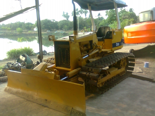 ขายด่วน  รถแทรคเตอร์ตีนตะขาบ  KOMATSU D20P-6  ใบมีดสไลด์  6  ทิศทาง ปรับสภาพแล้ว พร้อมใช้