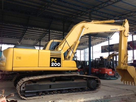 ขายรถแบคโฮ pc200-6 รถพร้อมใช้ ไฟฟ้าครบ ช่วงล่างเต็มๆ  ราคาต่อรองได้