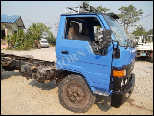 ขายด่วน รถบรรทุก 6 ล้อ TOYOTA DINA BU87 115 แรง หัวคัซซี สภาพเดิมๆ ราคาสุดคุ้ม