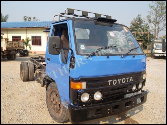 ขายด่วน รถบรรทุก 6 ล้อ TOYOTA DINA BU87 115 แรง หัวคัซซี สภาพเดิมๆ ราคาสุดคุ้ม