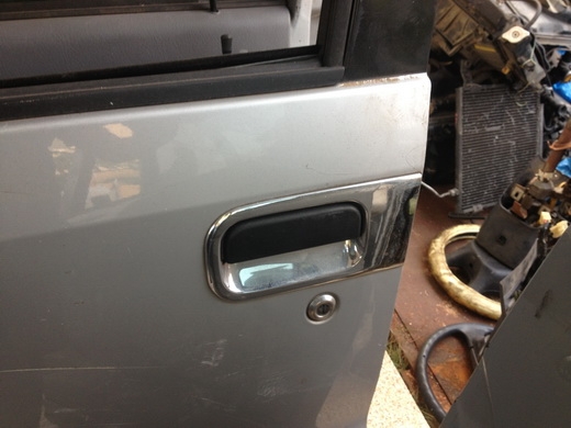 ขายชุดประตู รถตู้เล็กs230g ตัวtop 5บานครบๆ