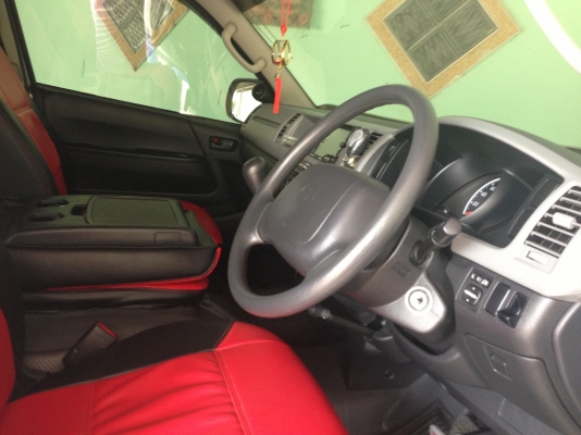 ขายดาวน์ รถตู้ แต่งVIP เครื่องเสียงครบ ล้อแม็กพร้อม