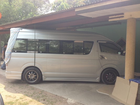 ขายดาวน์ รถตู้ แต่งVIP เครื่องเสียงครบ ล้อแม็กพร้อม