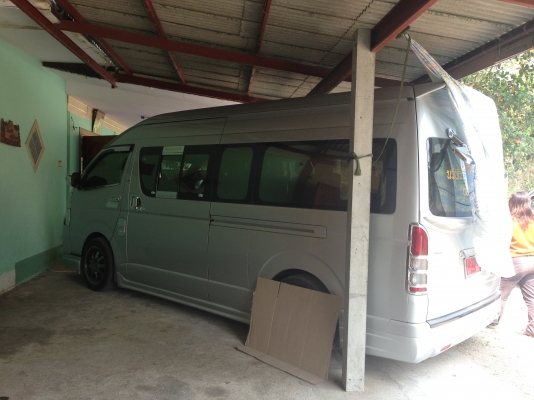 ขายดาวน์ รถตู้ แต่งVIP เครื่องเสียงครบ ล้อแม็กพร้อม