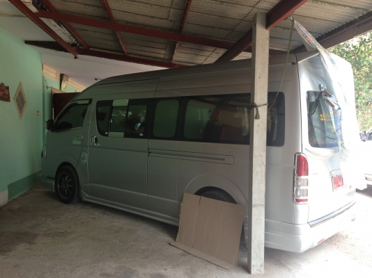 ขายดาวน์ รถตู้ แต่งVIP เครื่องเสียงครบ ล้อแม็กพร้อม