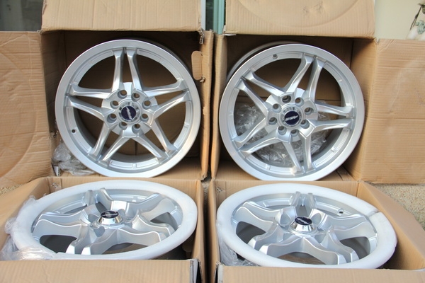 ล้อขอบ16 กว้าง7นิ้ว>>> ของใหม่<<<4/100 และ4/114 ชุดละ6000บาท