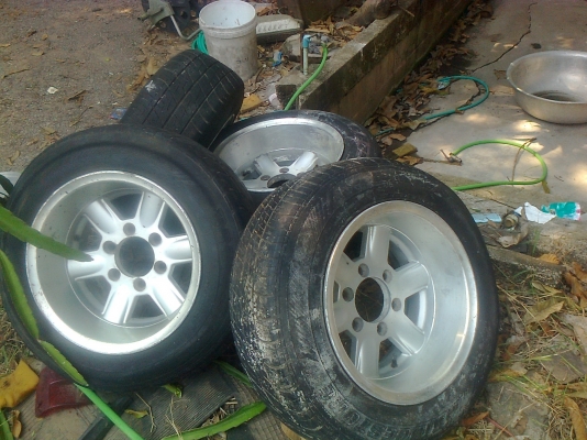 ขายแม็ก 6รู ขอบ 15 กว้าง 8.5