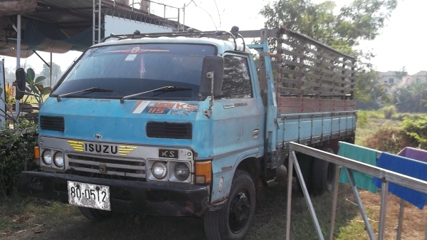 ขาย ISUZU  KSเครื่อง 4BD1 110 HP ทะเบียน ม 79