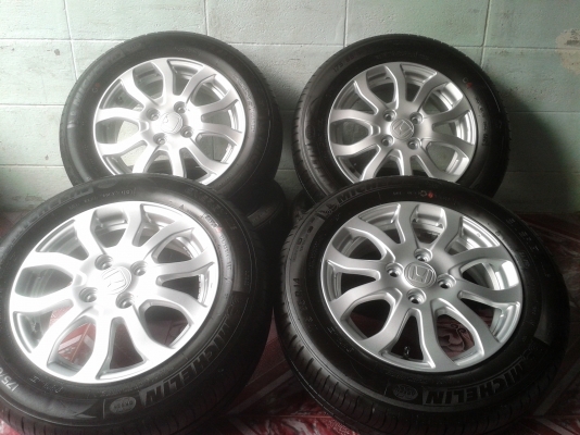 ขายล้อBrio amaze(ปี2013)ยกชุด 8,500฿(วิ่งไม่เกิน 100โล)