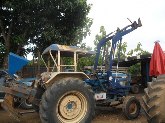 ขาย ชุดตักหน้ารถไถฟอร์ด 6610 ตรงรุ่น ยี่ห้อBOMFORD B3512อุปกรณ์ครบติดตั้งได้เลยครับ