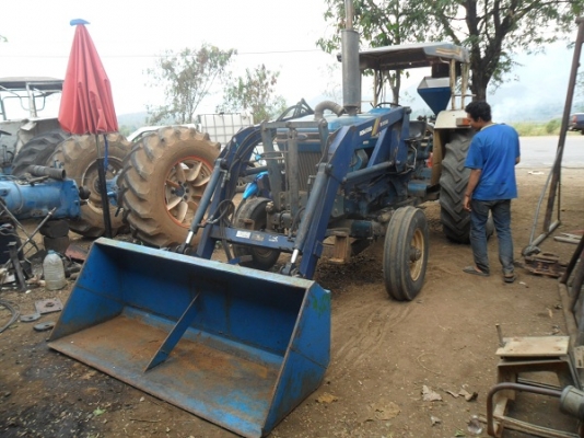 ขาย ชุดตักหน้ารถไถฟอร์ด 6610 ตรงรุ่น ยี่ห้อBOMFORD B3512อุปกรณ์ครบติดตั้งได้เลยครับ