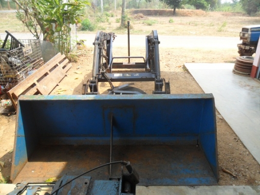 ขาย ชุดตักหน้ารถไถฟอร์ด 6610 ตรงรุ่น ยี่ห้อBOMFORD B3512อุปกรณ์ครบติดตั้งได้เลยครับ