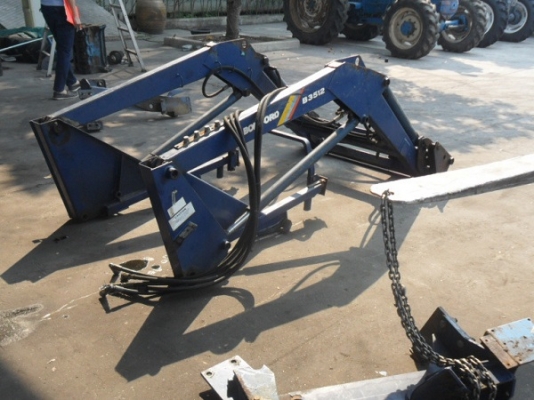 ขาย ชุดตักหน้ารถไถฟอร์ด 6610 ตรงรุ่น ยี่ห้อBOMFORD B3512อุปกรณ์ครบติดตั้งได้เลยครับ