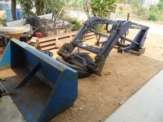 ขาย ชุดตักหน้ารถไถฟอร์ด 6610 ตรงรุ่น ยี่ห้อBOMFORD B3512อุปกรณ์ครบติดตั้งได้เลยครับ