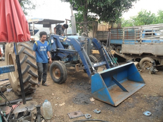 ขาย ชุดตักหน้ารถไถฟอร์ด 6610 ตรงรุ่น ยี่ห้อBOMFORD B3512อุปกรณ์ครบติดตั้งได้เลยครับ