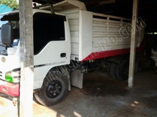 รถบรรทุก 6 ล้อดั๊มพ์ ยี่ห้อ ISUZU 150 แรงม้า