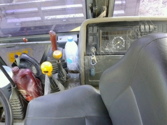 รถตักหน้าขุดหลัง ยี่ห้อ JCB รุ่น 3CX รถตักหน้าขุดหลัง ยี่ห้อ JCB รุ่น 3CX