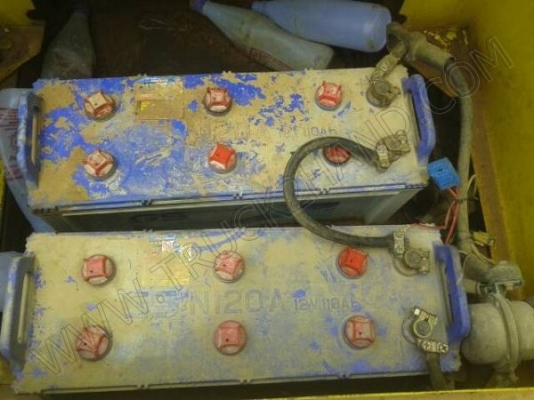 รถแบคโฮ ยี่ห้อ KOMATSU PC200-6 รถแบคโฮ ยี่ห้อ KOMATSU PC200-6