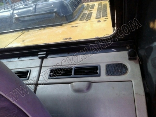 รถแบคโฮ ยี่ห้อ KOMATSU PC200-6 รถแบคโฮ ยี่ห้อ KOMATSU PC200-6