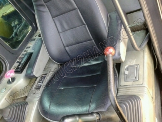 รถแบคโฮ ยี่ห้อ KOMATSU PC200-6 รถแบคโฮ ยี่ห้อ KOMATSU PC200-6