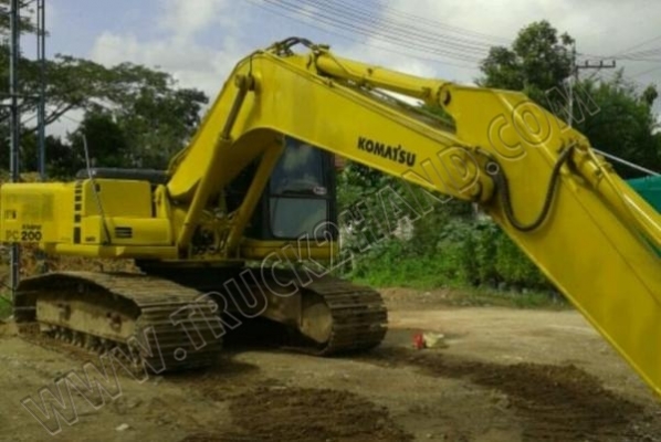 รถแบคโฮ ยี่ห้อ KOMATSU PC200-6